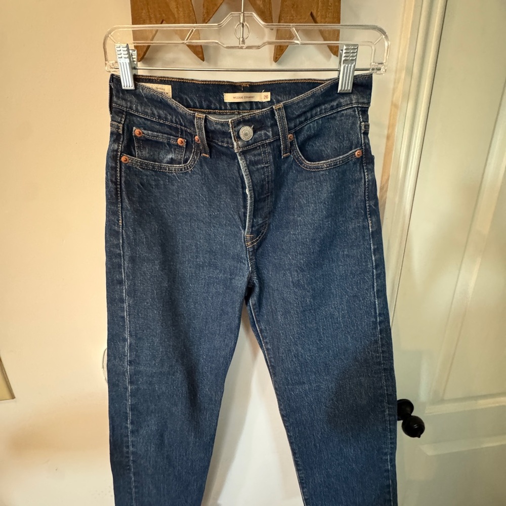 LEVIS WEDGIE STRAIGHT SIZE 26